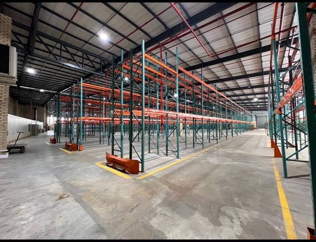 7,486M² WAREHOUSE TO LET IN STRIJDOMPARK
